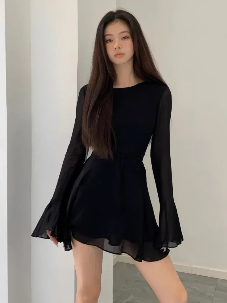 Black Backless Temperament Skirt Waist-controlled Long Sleeves Design Skirt