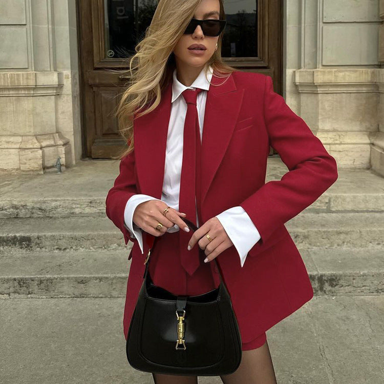 Commuter Red Necktie Suit Coat Shorts Two-piece Suit