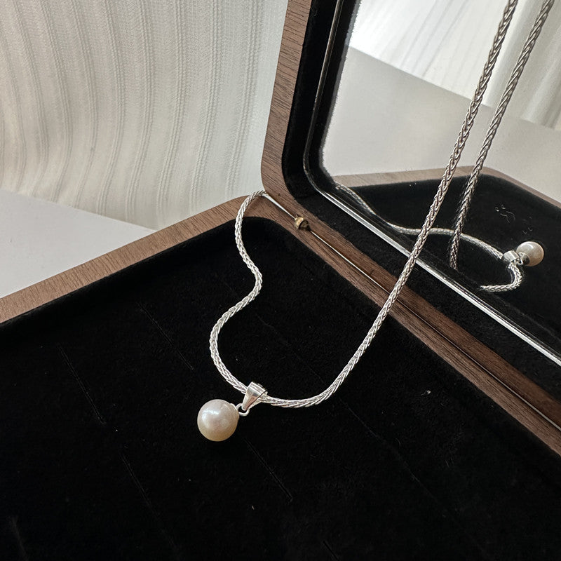 Women's Fashion Personality Pearl Necklace Simple