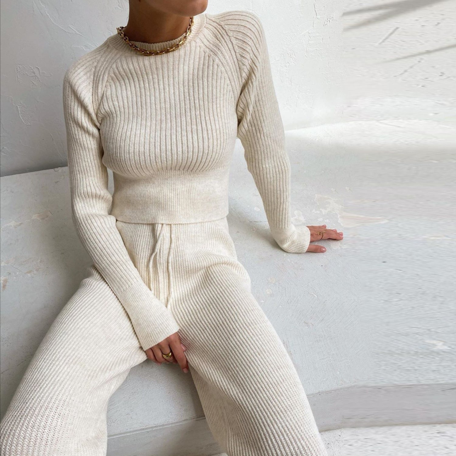 Pure color warm sweater suit