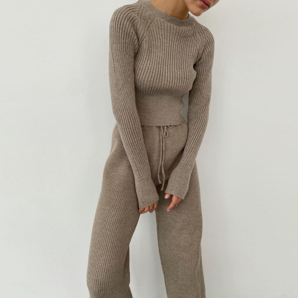 Pure color warm sweater suit
