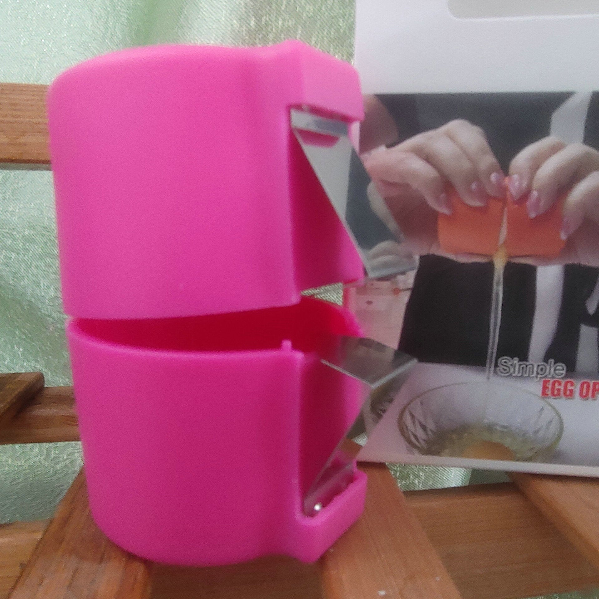 Modern Minimalist Portable Plastic Egg Opener