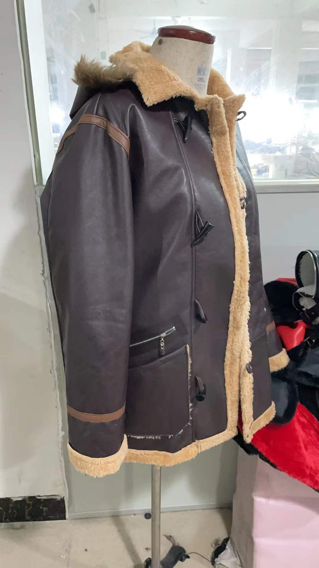 Men's Zipper Bag With Leather And Fur