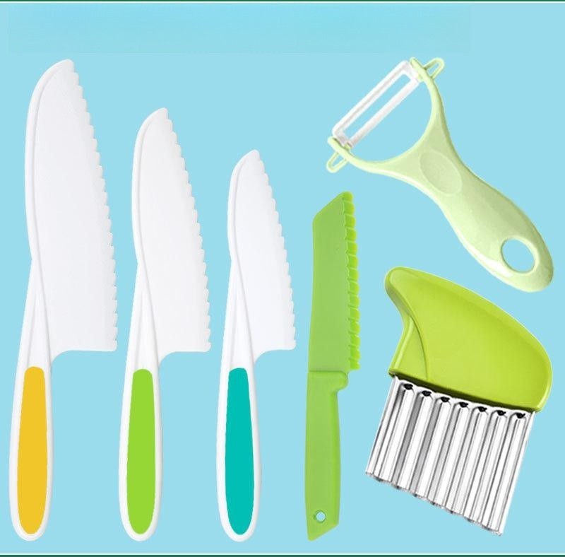 Wave Cutting Board Plastic Fruit Knife Set