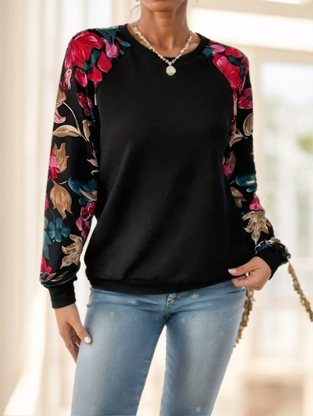 Ladies' Long-sleeved Flower-shaped Top