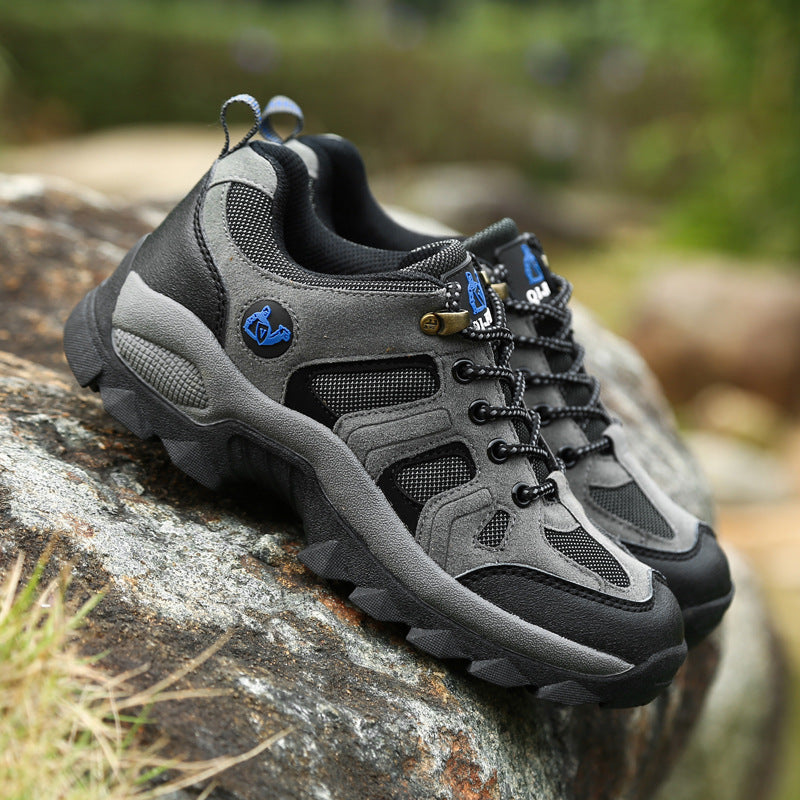 Outdoor hiking shoes