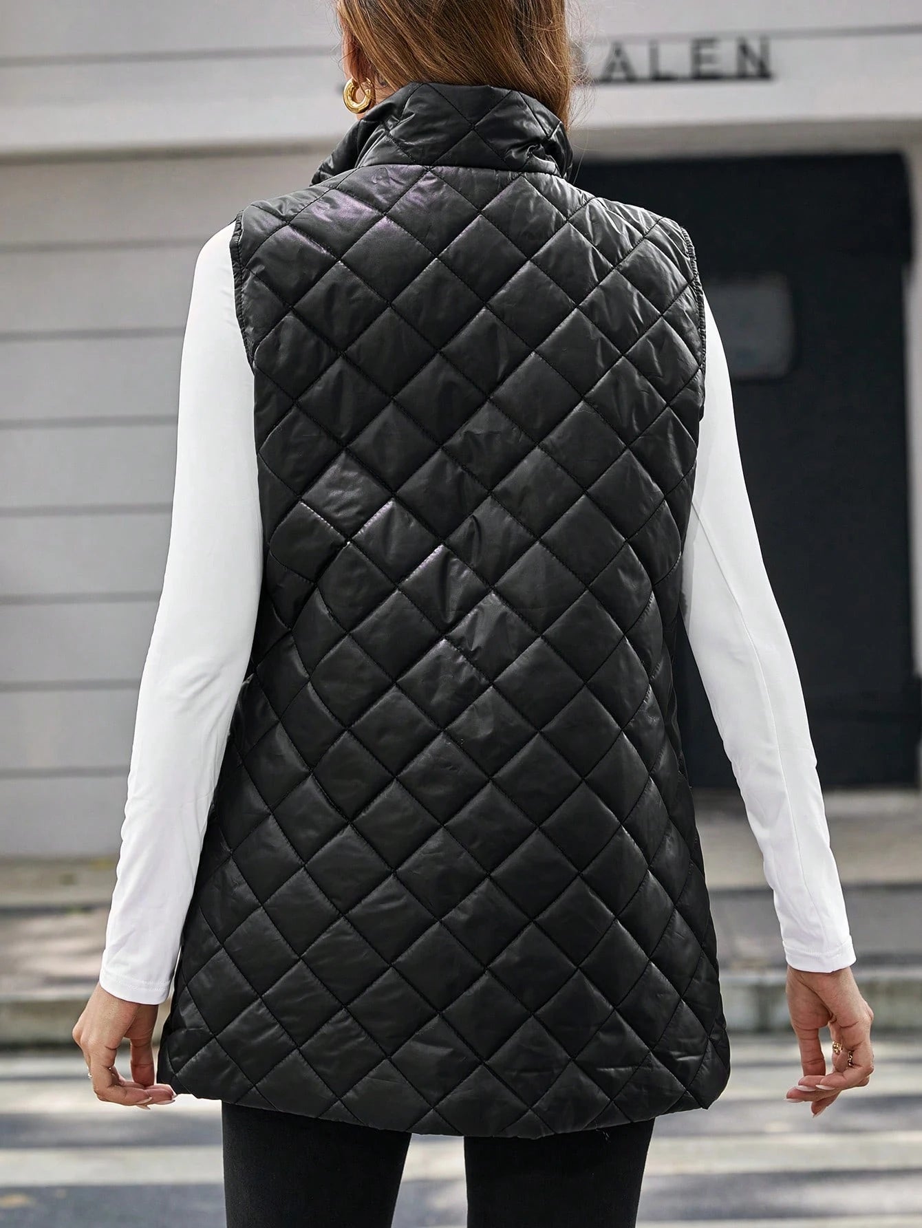 Clasi Slant Pockets Sleeveless Argyle Quilted Vest Coat