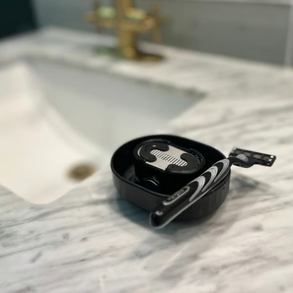 Portable Shaver Cleaning Device