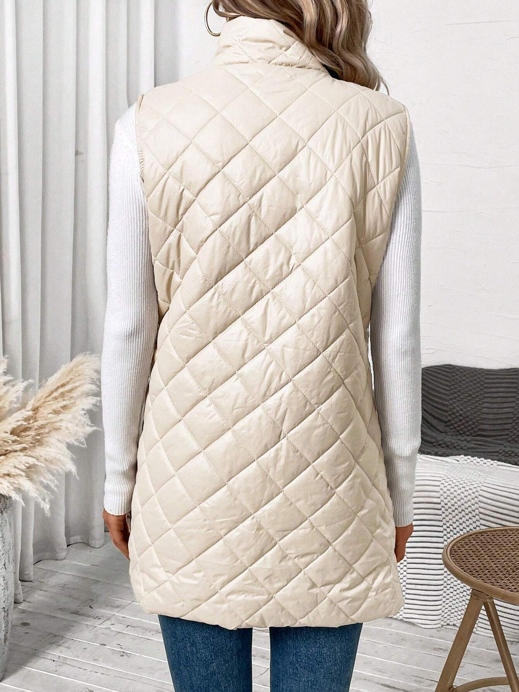 Clasi Slant Pockets Sleeveless Argyle Quilted Vest Coat