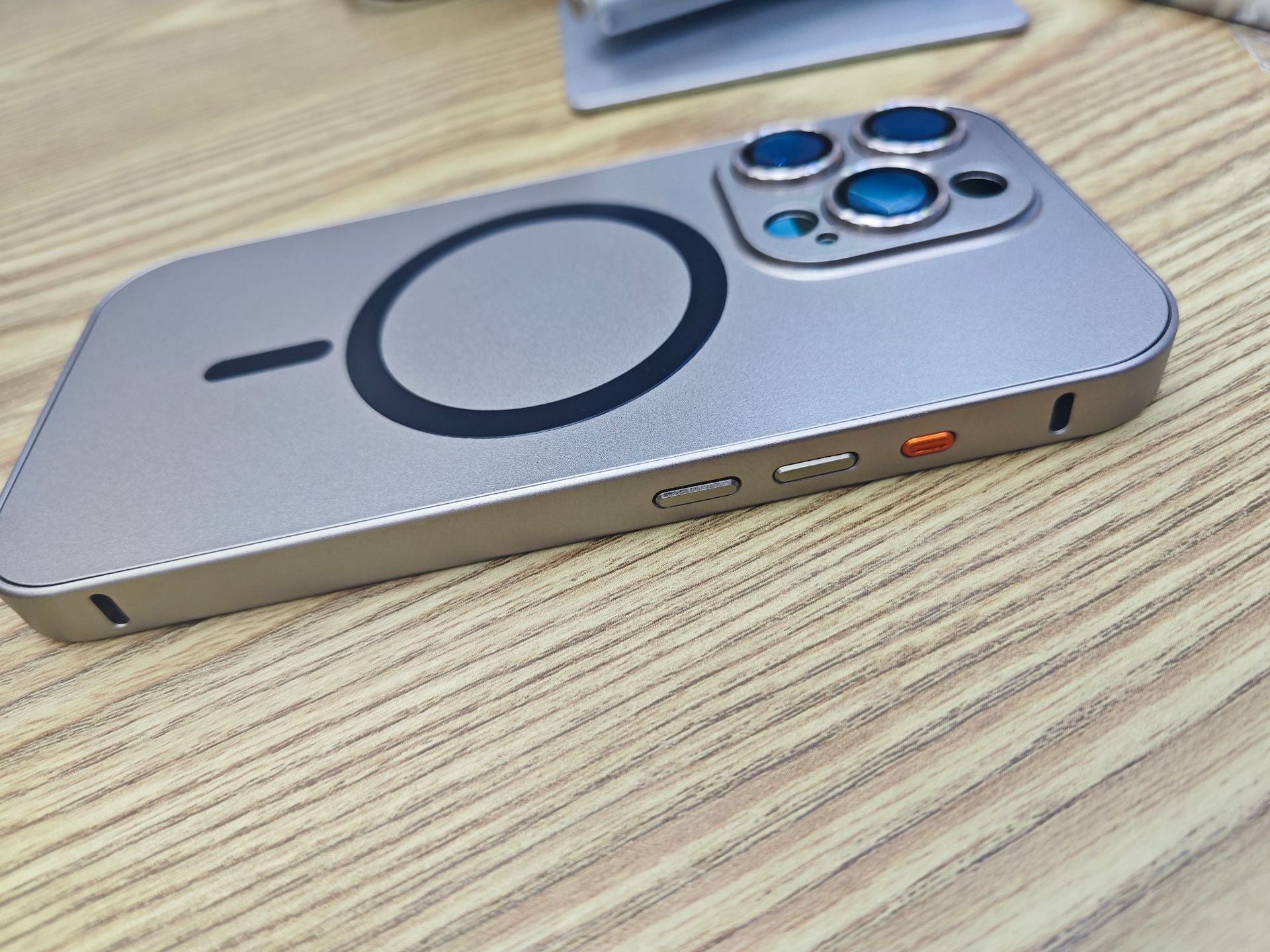 Spring Fastener Metal Frame Magnetic Phone Case