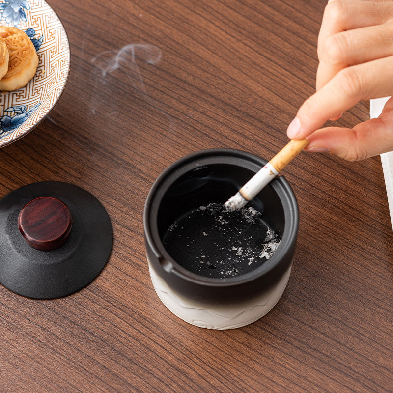 Household Prevent Fly Ash Ceramic Ashtray With Lid