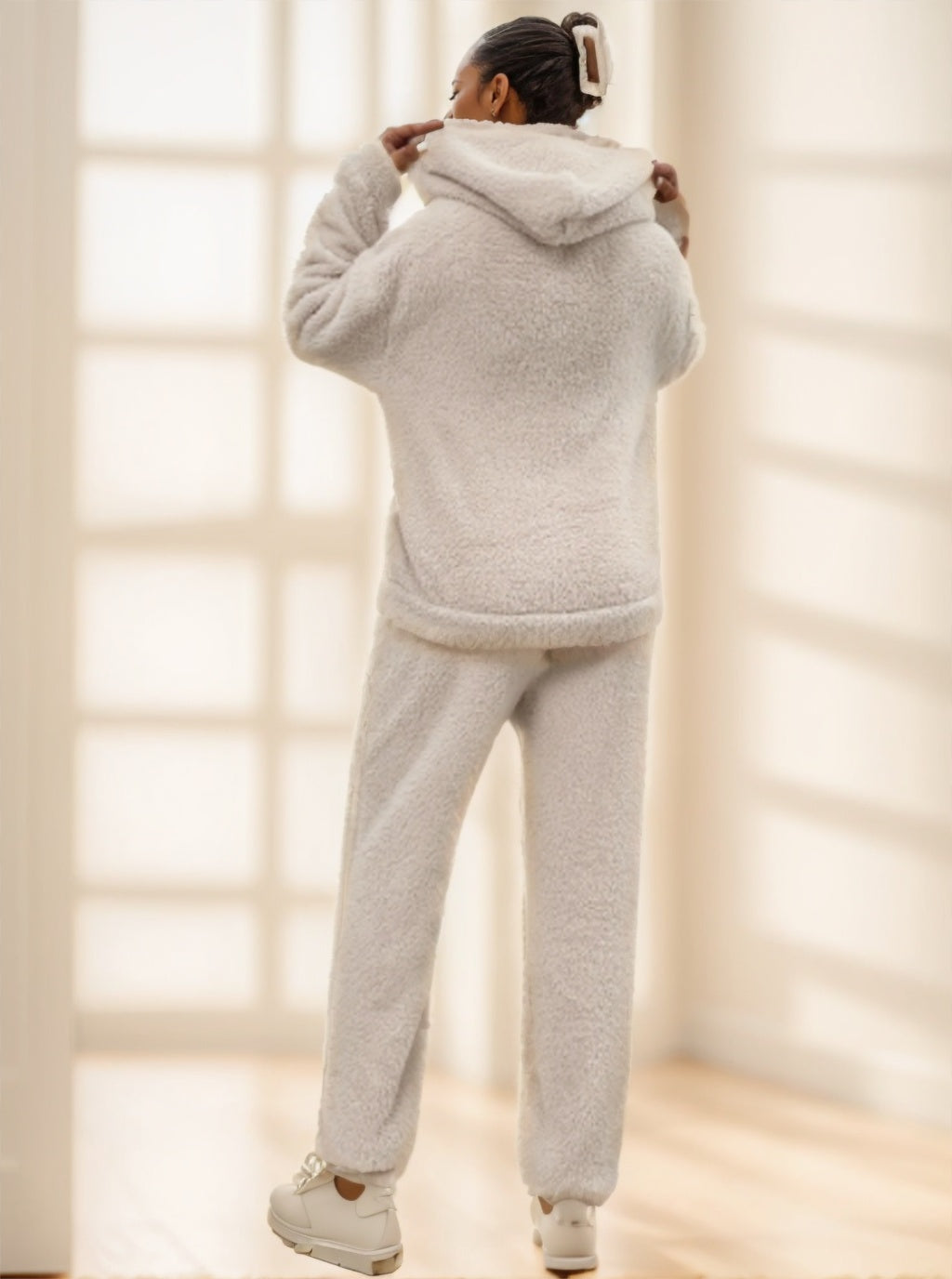 A Solid-color Long-sleeved And Long-pants Suit For Ladies