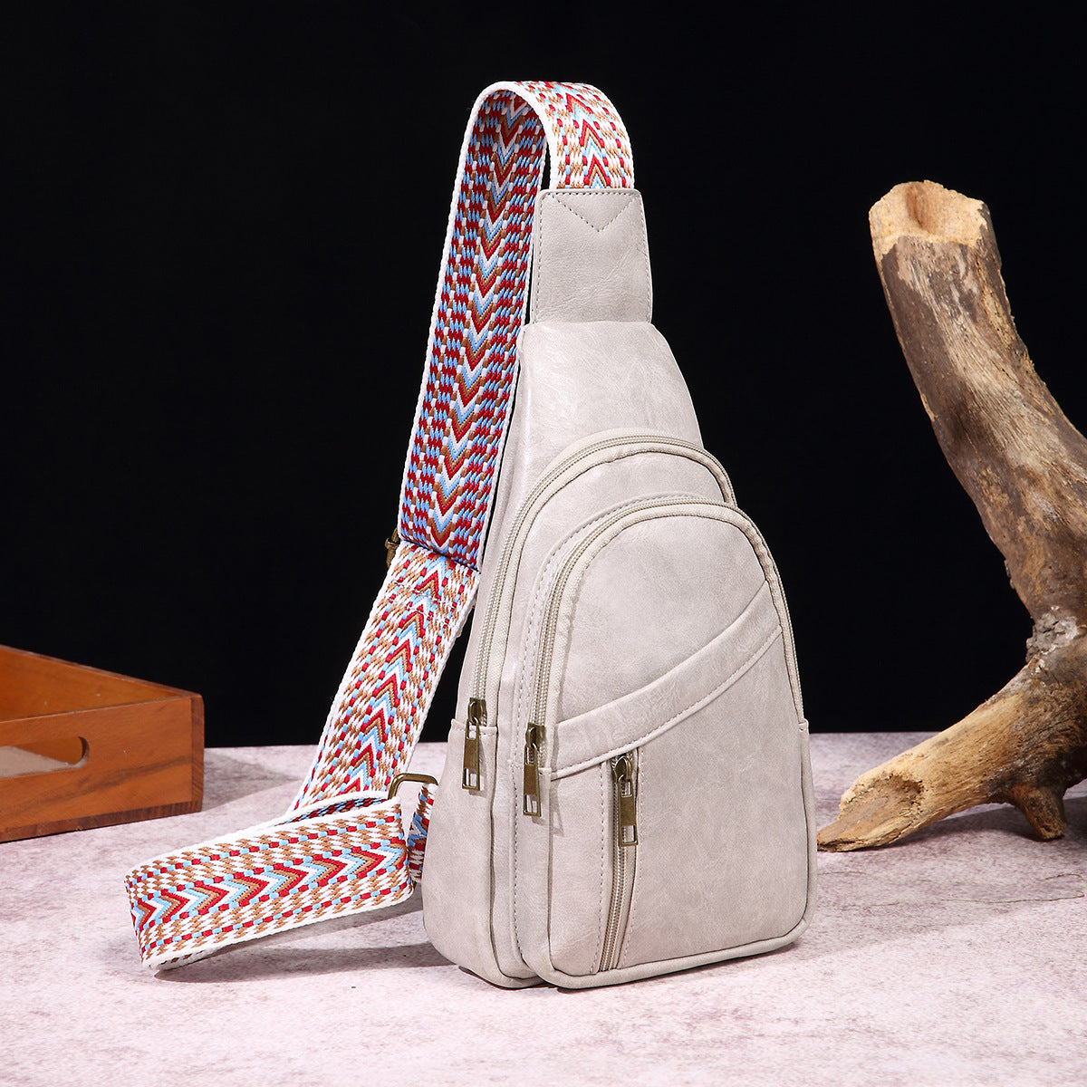 European And American Ladies Casual Fashion Retro Chest Bag