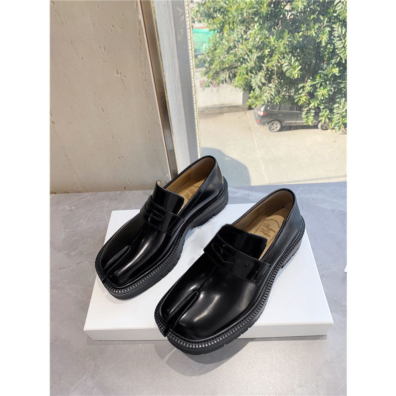 Split-toe Shoes Women's Lace Up Casual Leather Shoes