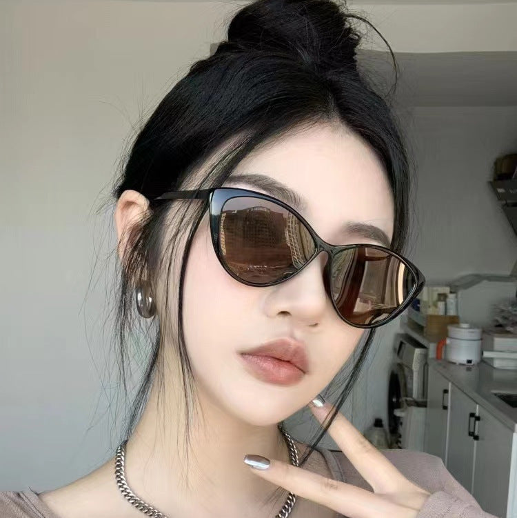 Retro Sunglasses Fashion And Ultra Light UV Protection Sunglasses