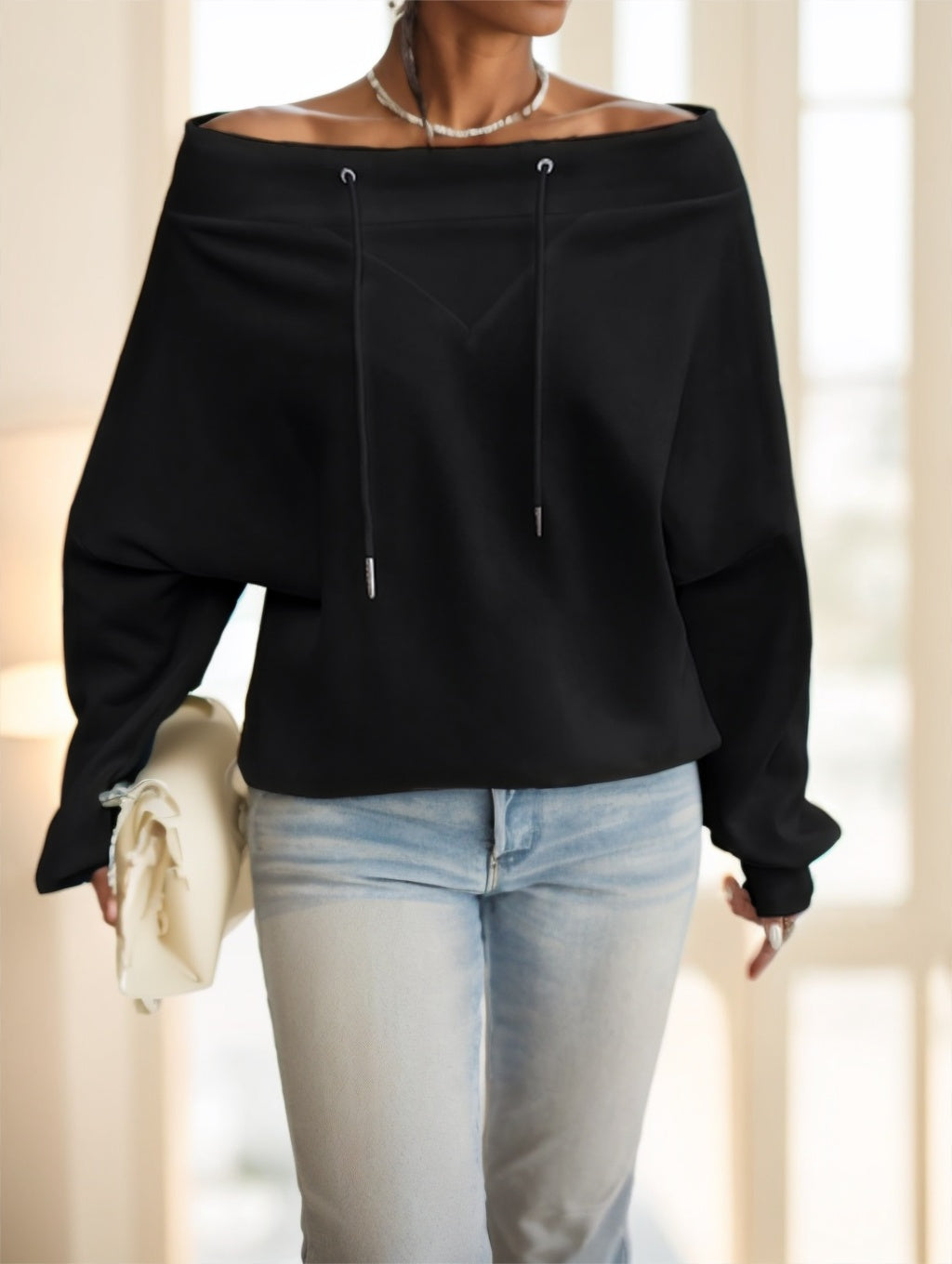 A Solid-color Long-sleeved Top With A Large Collar For Ladies