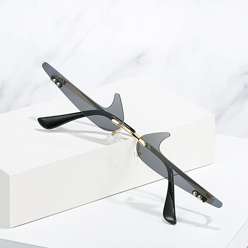 Fashion Personality New Shaped Sunglasses