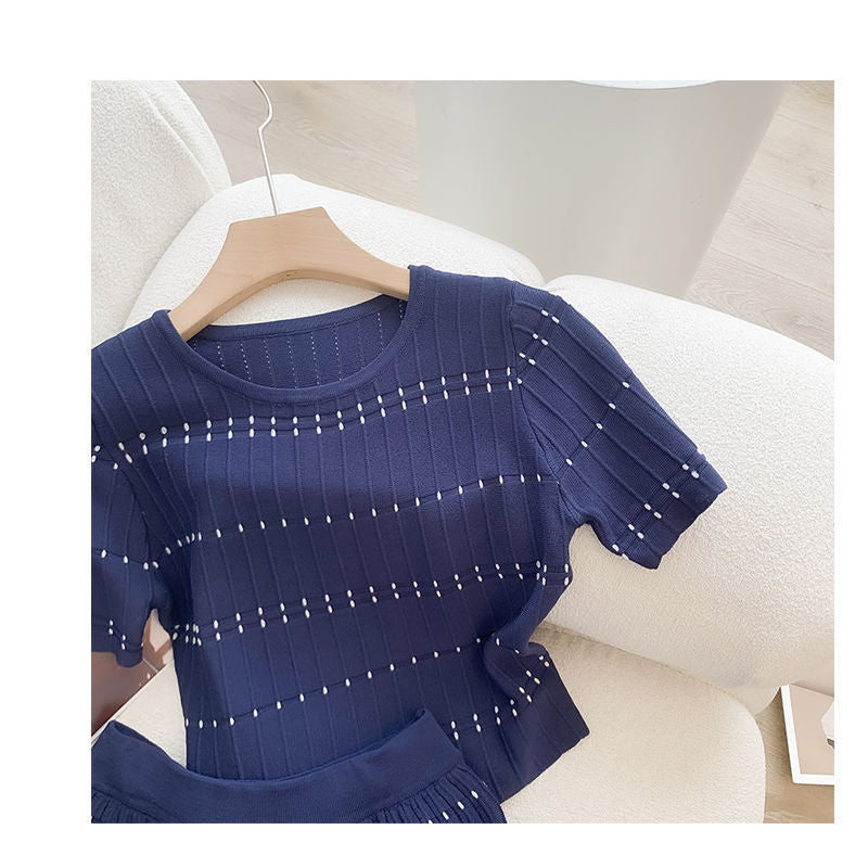 French Half Length Skirt Outfit