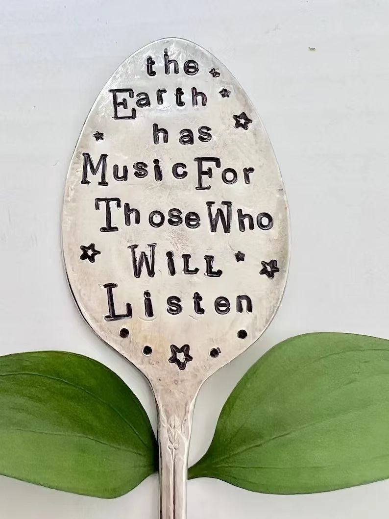 Leaf Carving Keychain Pendant